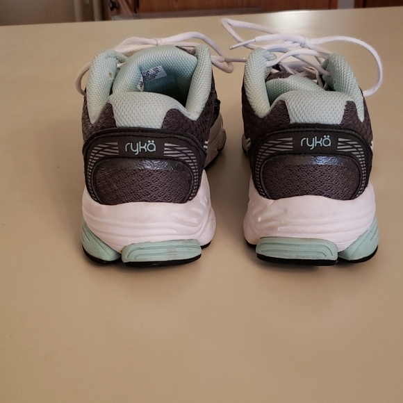Ryka running shoes - Picture 4 of 5